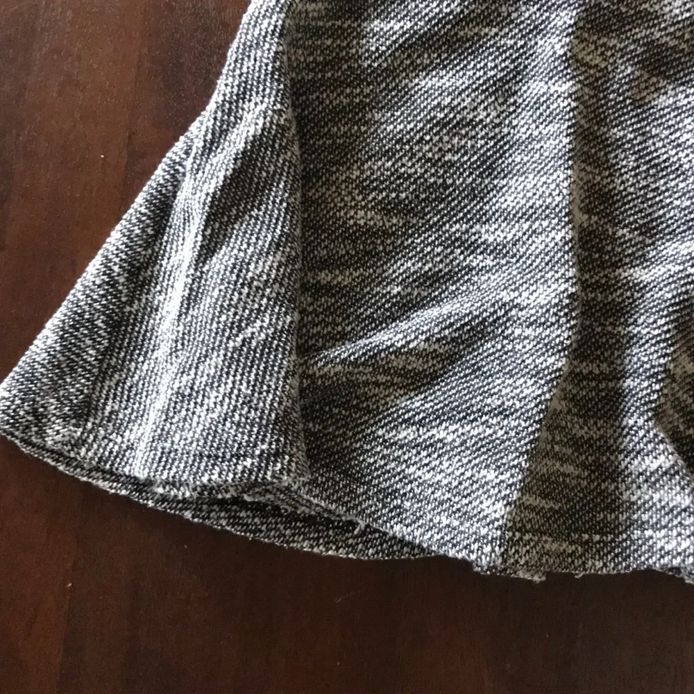 White and gray skirt. Size XS LA Hearts. - Picture 3 of 3